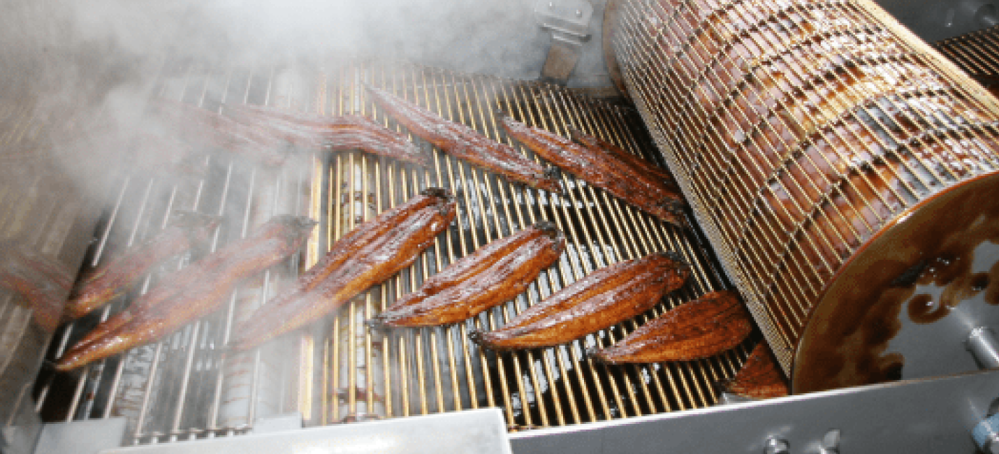 職人による手焼きの様子